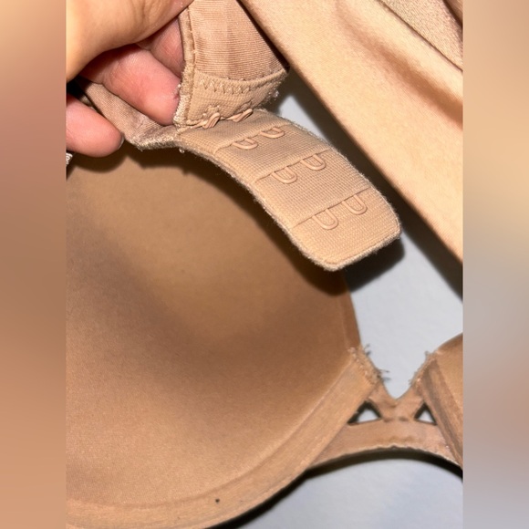 Victoria's Secret Very Sexy Shimmering Nude Lustrous Push up Bra - Picture 5 of 12